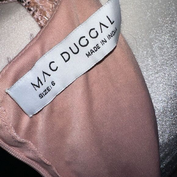 NWTs Mac Duggal Sequin Sleeveless Plunge Neck Gown Size 6 - Picture 6 of 6